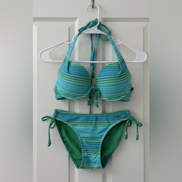 NWOT- Striped Bikini Set – Size Small - Picture 2 of 3